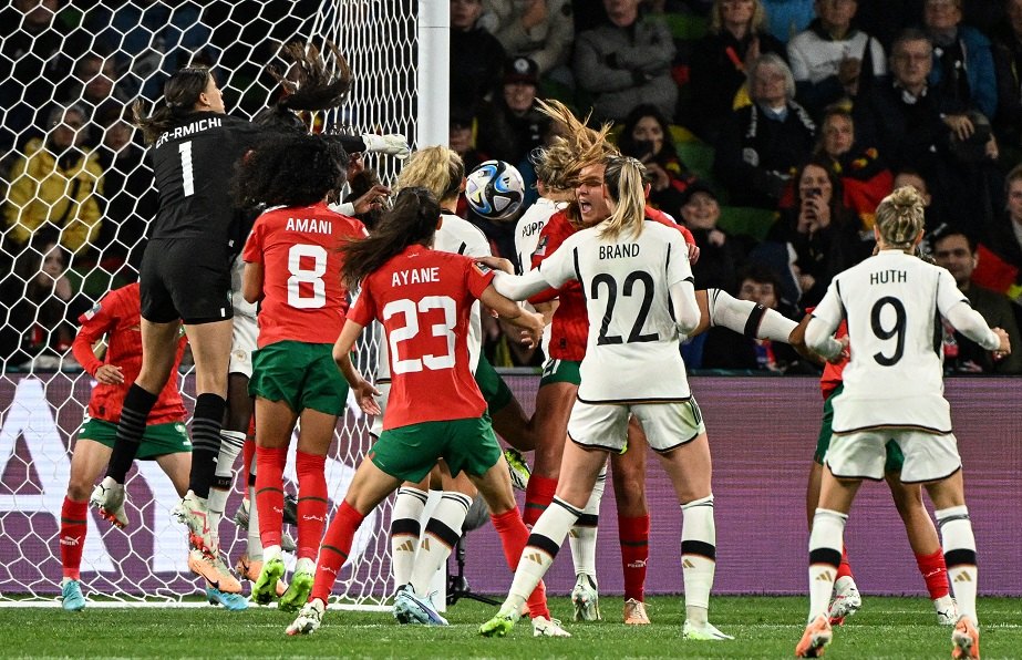 Lourde Défaite De L'équipe Nationale Féminine De Football Face à L ...